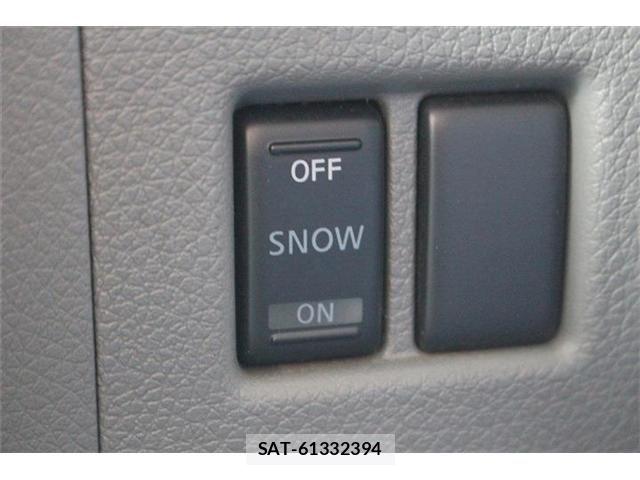 Nissan NV350 Caravan 2018-02 8075012-4