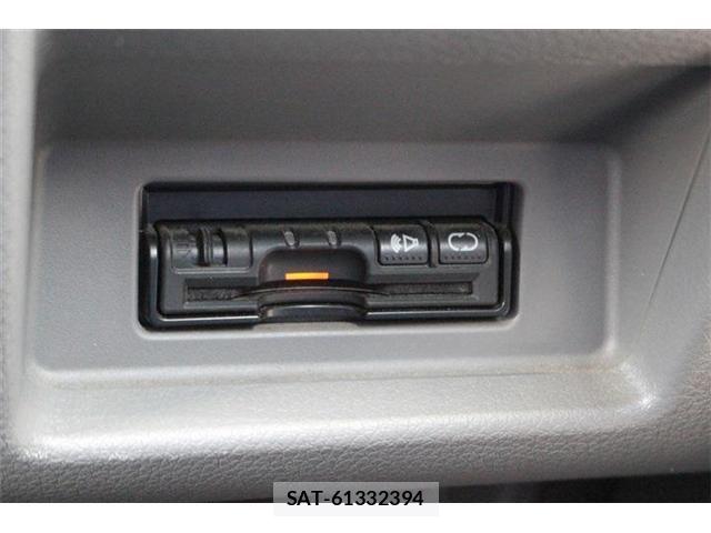 Nissan NV350 Caravan 2018-02 8075012-6