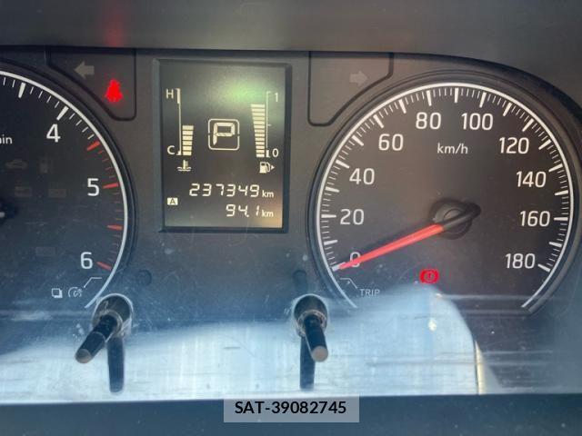 Nissan NV350 Caravan 2014-06 8101010-10
