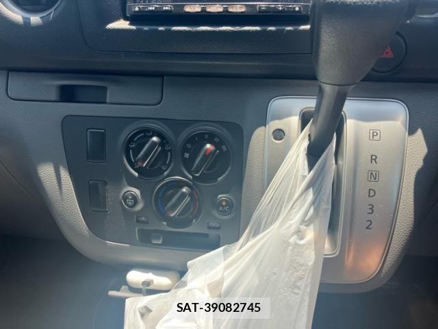 Nissan NV350 Caravan 2014-06 8101010-14