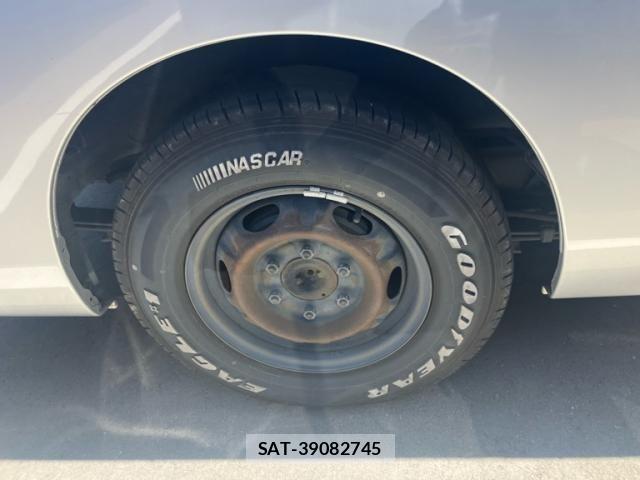 Nissan NV350 Caravan 2014-06 8101010-3