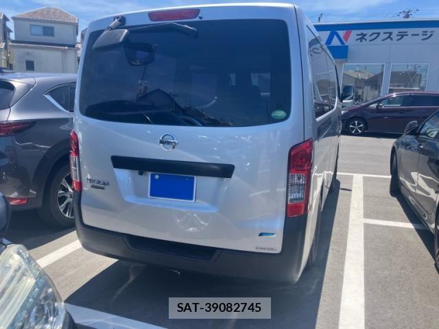 Nissan NV350 Caravan 2014-06 8101010-6