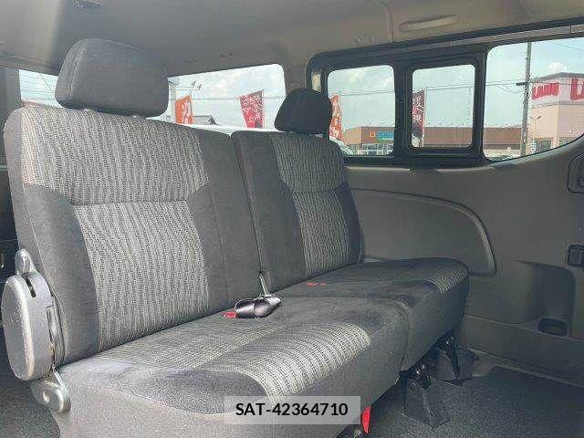 Nissan NV350 Caravan 2018-06 8101008-10