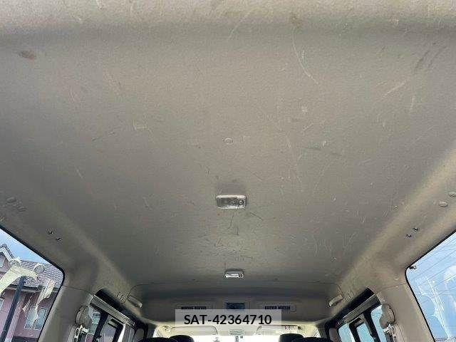 Nissan NV350 Caravan 2018-06 8101008-12