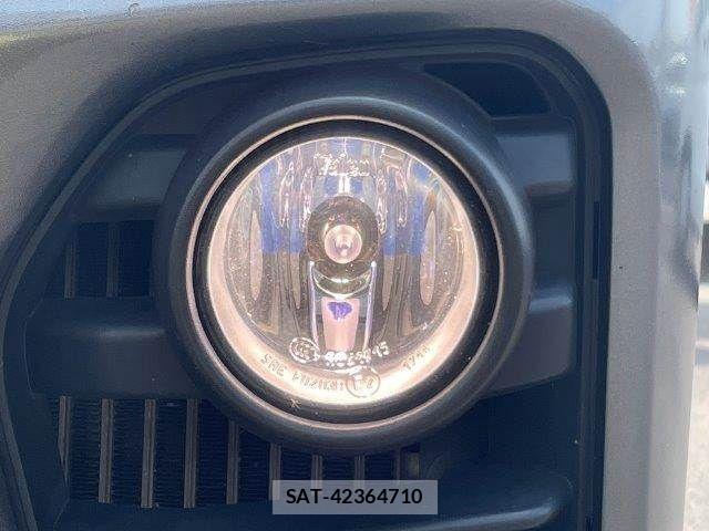Nissan NV350 Caravan 2018-06 8101008-15