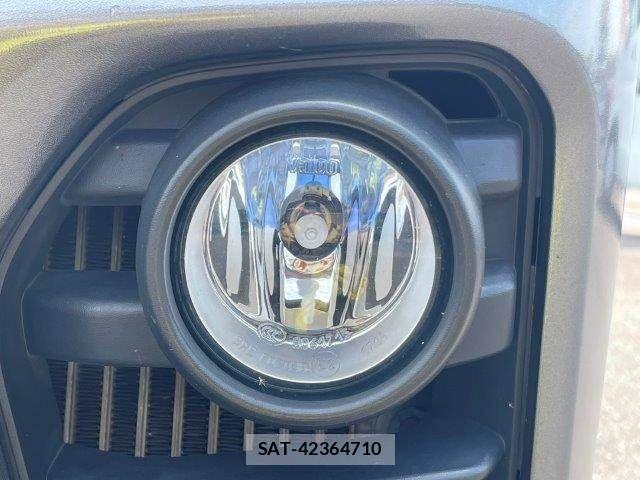 Nissan NV350 Caravan 2018-06 8101008-25