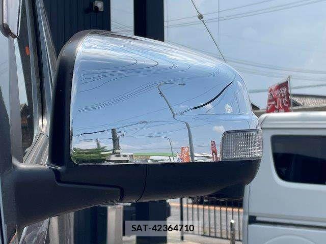 Nissan NV350 Caravan 2018-06 8101008-27