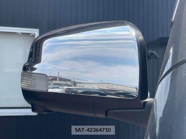 Nissan NV350 Caravan 2018-06 8101008-28