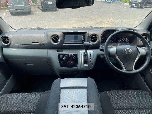 Nissan NV350 Caravan 2018-06 8101008-2