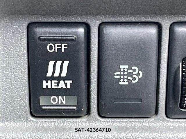 Nissan NV350 Caravan 2018-06 8101008-8