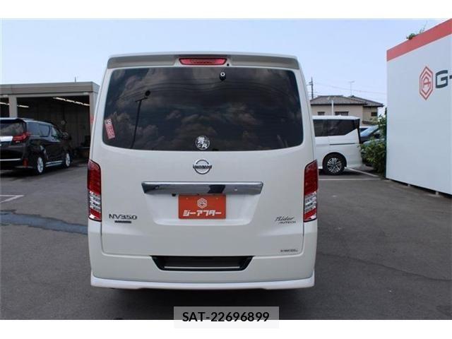 Nissan NV350 Caravan 2018-12 8131737-9