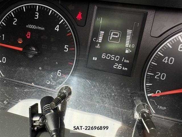Nissan NV350 Caravan 2018-12 8131737-15