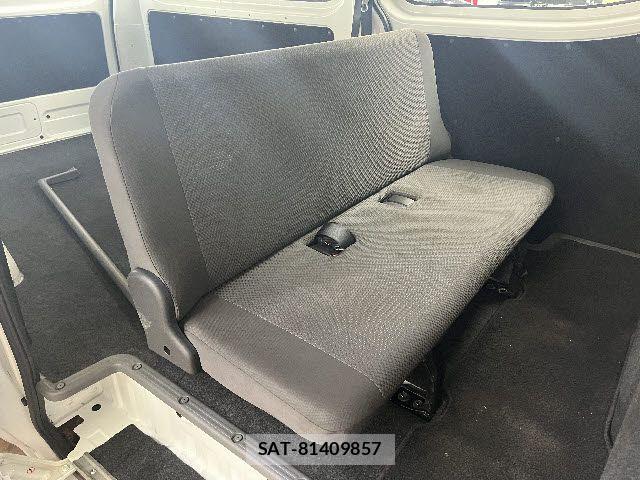 Nissan NV350 Caravan 2020-10 8146375-9