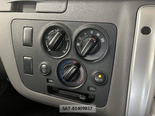 Nissan NV350 Caravan 2020-10 8146375-14