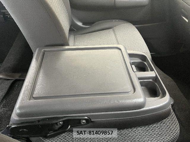 Nissan NV350 Caravan 2020-10 8146375-15