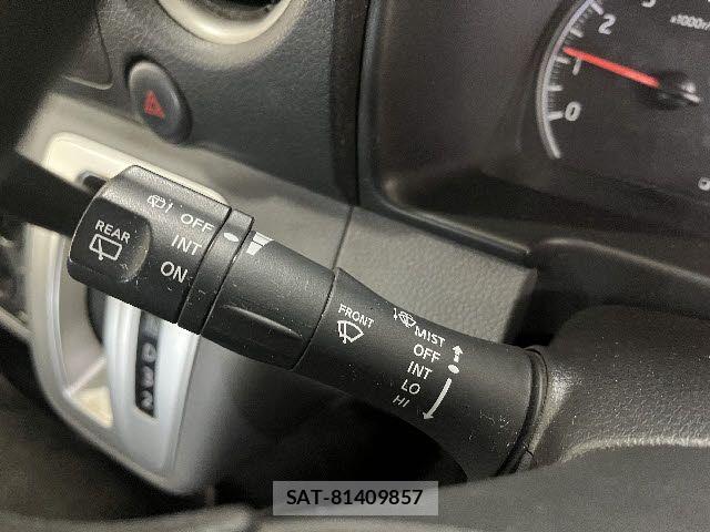 Nissan NV350 Caravan 2020-10 8146375-17