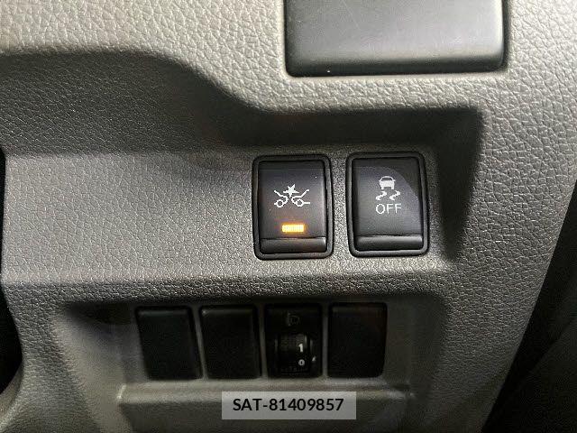 Nissan NV350 Caravan 2020-10 8146375-23