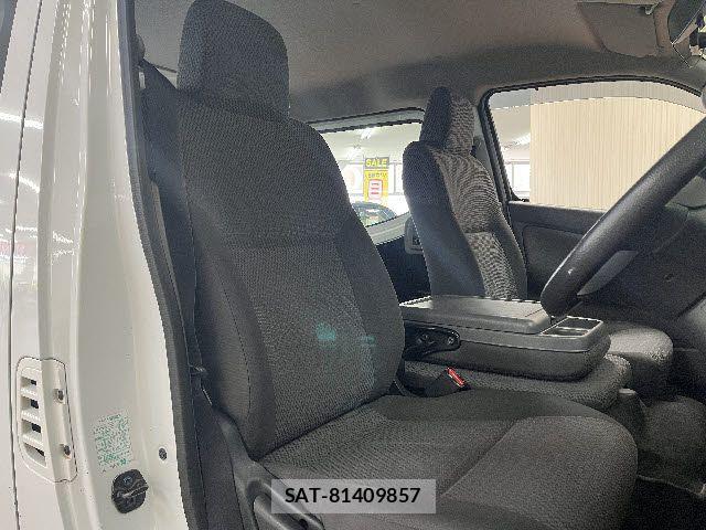 Nissan NV350 Caravan 2020-10 8146375-3