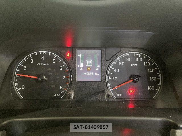 Nissan NV350 Caravan 2020-10 8146375-7