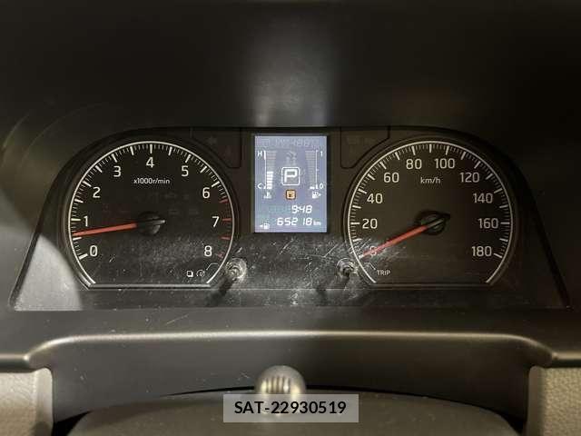 Nissan NV350 Caravan 2021-06 8158951-10