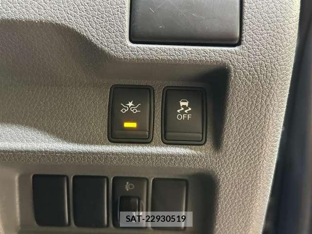 Nissan NV350 Caravan 2021-06 8158951-11