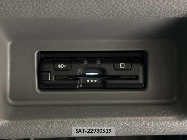 Nissan NV350 Caravan 2021-06 8158951-12