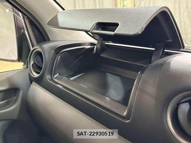 Nissan NV350 Caravan 2021-06 8158951-20