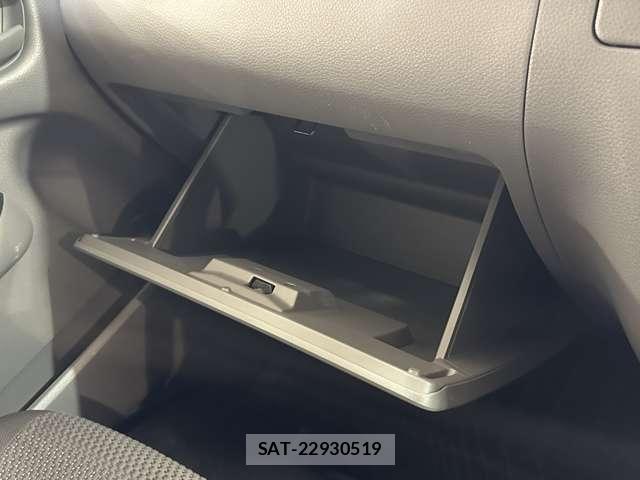 Nissan NV350 Caravan 2021-06 8158951-21