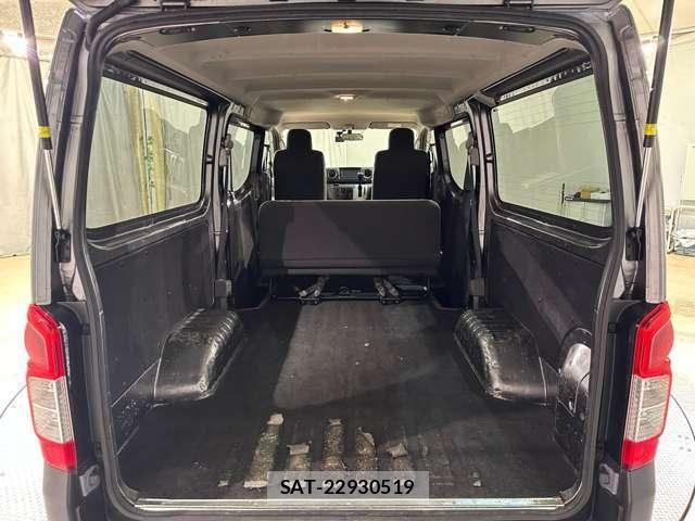 Nissan NV350 Caravan 2021-06 8158951-22