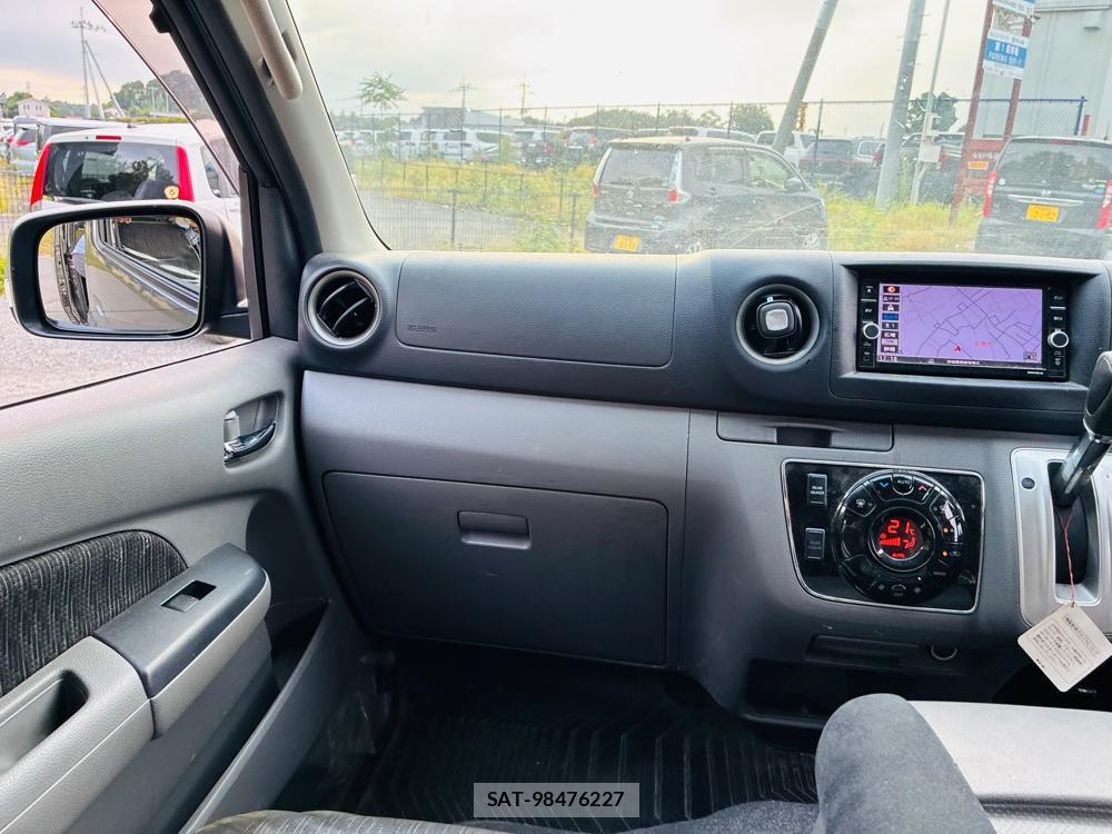 Nissan NV350 Caravan 2020-06 8068526-16