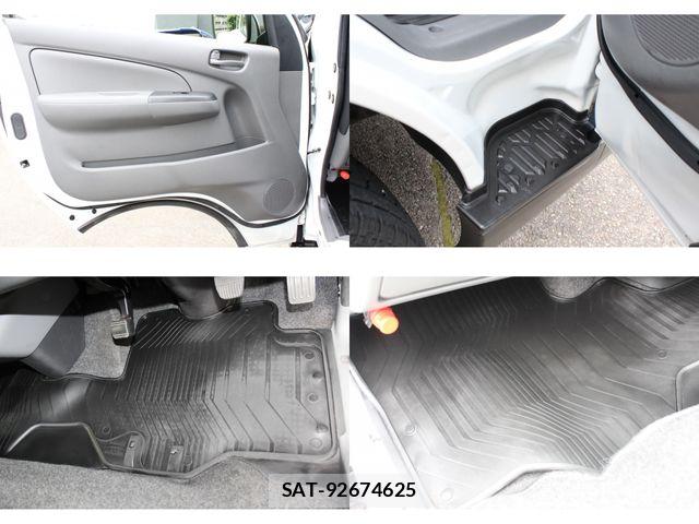 Nissan NV350 Caravan 2019-03 8209353-18