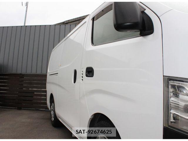 Nissan NV350 Caravan 2019-03 8209353-19