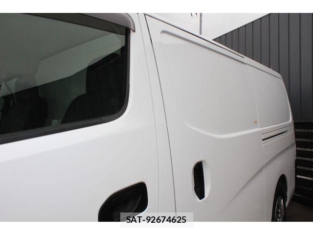 Nissan NV350 Caravan 2019-03 8209353-20