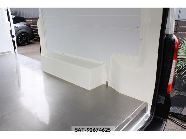 Nissan NV350 Caravan 2019-03 8209353-6