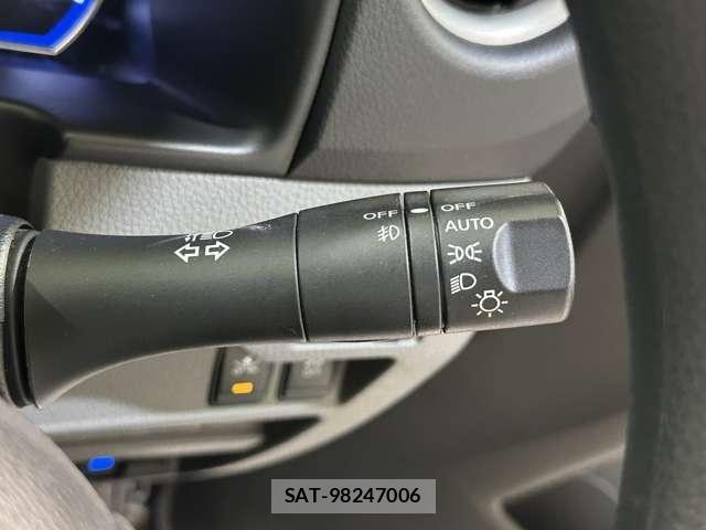 Nissan NV350 Caravan 2018-12 8209359-11