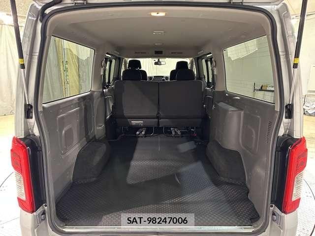 Nissan NV350 Caravan 2018-12 8209359-25