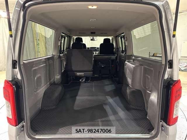 Nissan NV350 Caravan 2018-12 8209359-26