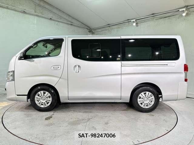 Nissan NV350 Caravan 2018-12 8209359-7