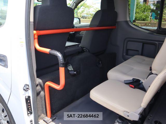 Nissan NV350 Caravan 2020-04 8209355-9