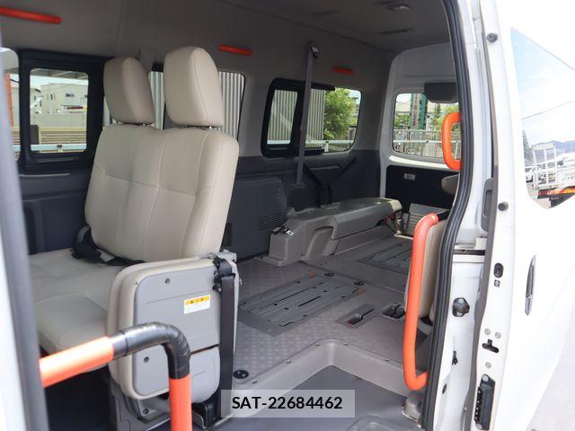 Nissan NV350 Caravan 2020-04 8209355-12