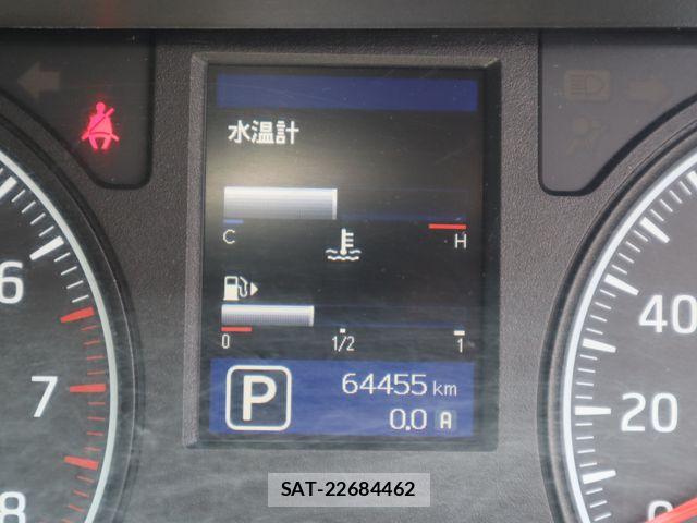 Nissan NV350 Caravan 2020-04 8209355-18