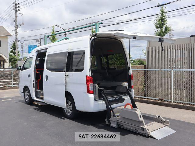 Nissan NV350 Caravan 2020-04 8209355-1