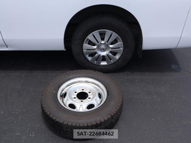 Nissan NV350 Caravan 2020-04 8209355-28