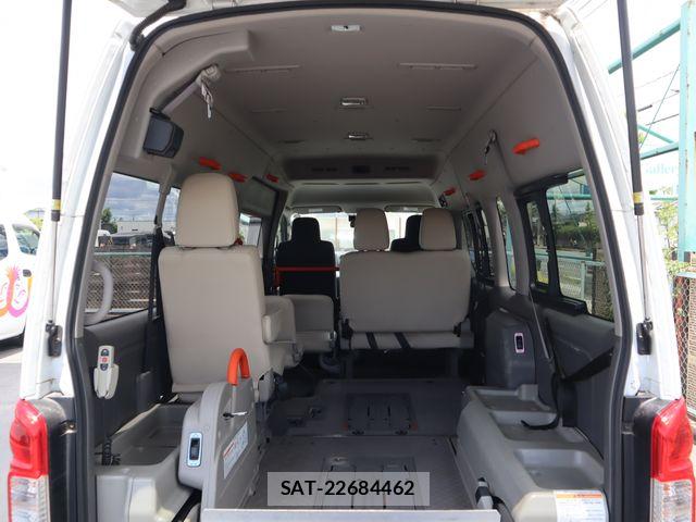 Nissan NV350 Caravan 2020-04 8209355-3