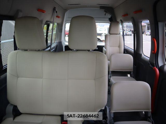 Nissan NV350 Caravan 2020-04 8209355-5