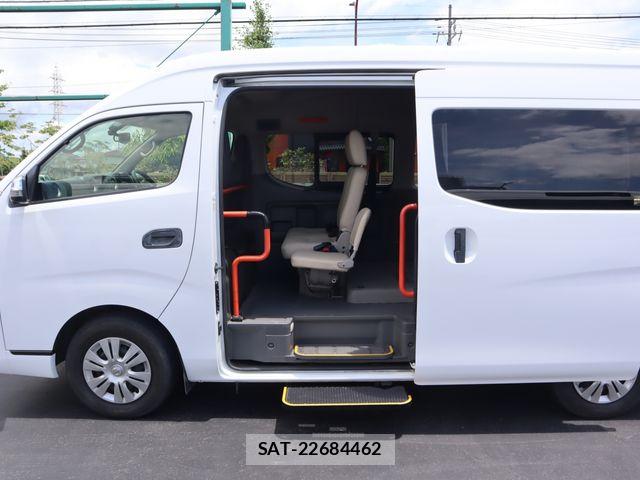 Nissan NV350 Caravan 2020-04 8209355-6