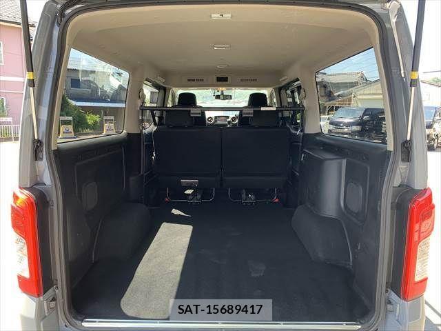 Nissan NV350 Caravan 2021-03 8209356-9