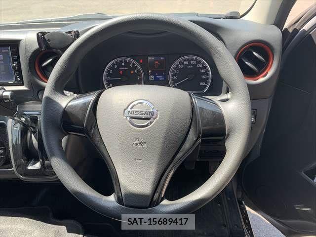 Nissan NV350 Caravan 2021-03 8209356-10