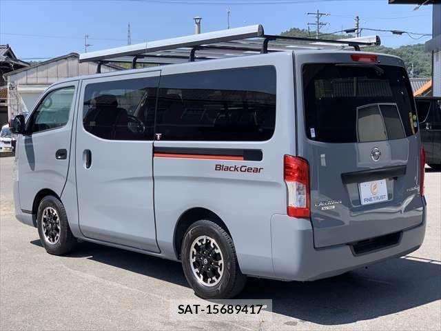 Nissan NV350 Caravan 2021-03 8209356-19