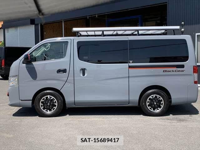 Nissan NV350 Caravan 2021-03 8209356-20